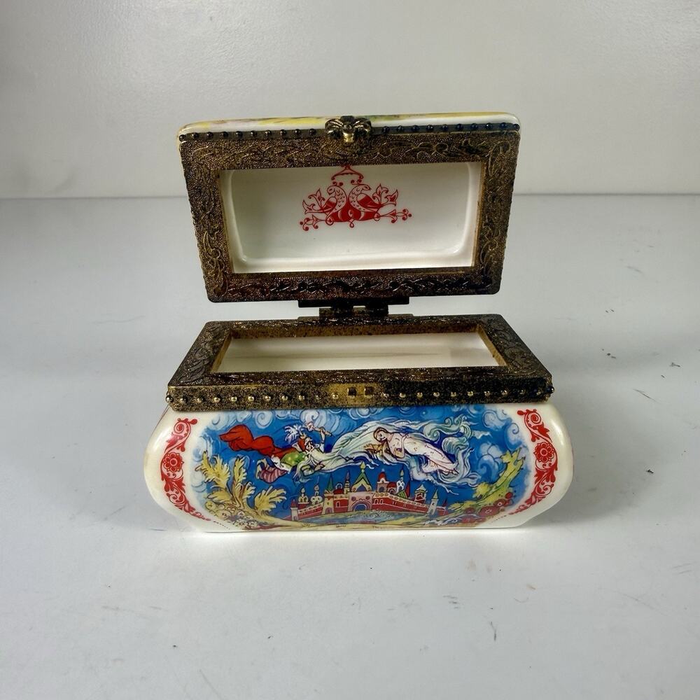 Lucy Maxym Fairy Tale Fantasies Ruslan & Ludmilla Porcelain Trinket Box #66 - Picture 5 of 7